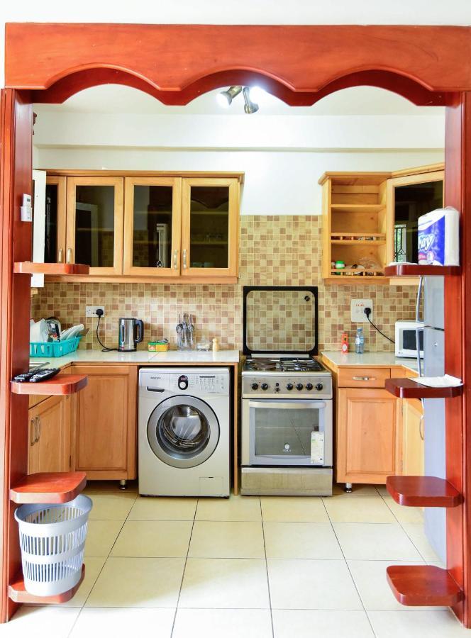 Corinya Serviced Apartments เอนเทบเบ้ ภายนอก รูปภาพ