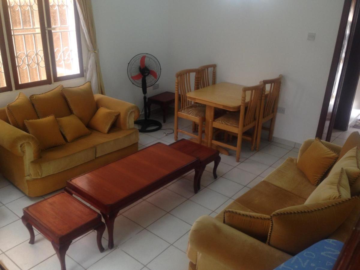 Corinya Serviced Apartments เอนเทบเบ้ ภายนอก รูปภาพ